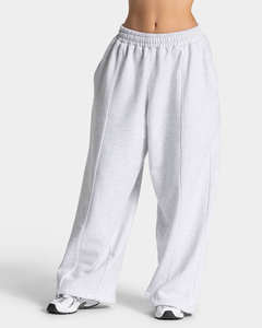 Pantalones de chándal de algodón con forro polar para mujer, de alta demanda, OEM, personalizados, grises, de corte holgado y pierna ancha con ribete. - Product Image 3