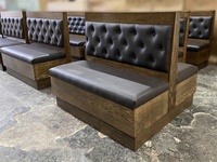 Banc de restaurant double commercial rembourré en vinyle avec base en bois |   Banquette rembourrée sur mesure pour café et hôtel