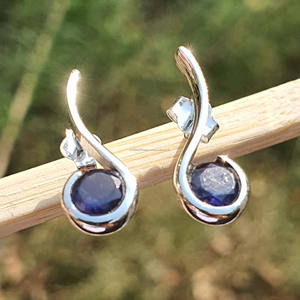 Boucles d'oreilles clous en argent sterling 925 plaqué or, élégantes, pour fiançailles et mariage, avec pierre de naissance naturelle de septembre, iolite ondulée - Product Image 3