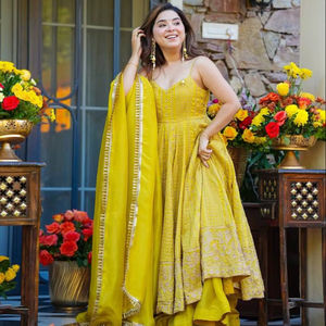 Vestido Sharara Dupatta de Organza TEBY con Bordado de Lentejuelas Zari - Product Image 1