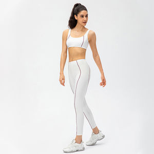 Ensemble de yoga 3 pièces sans couture pour femme : Legging taille haute et brassière de sport, séchage rapide, personnalisable avec logo - Product Image 2