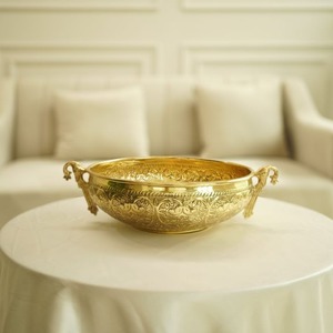 Bol à bougie en métal de style vintage avec finition vieillie pour décoration rustique et utilisation comme porte-bougie - Product Image 2