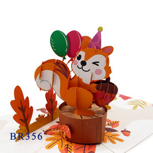 Tarjeta de Felicitación Artesanal Personalizada con Diseño de Ardilla, Hecha a Mano en Vietnam, con Flores de Papel, Impresión Offset y UV - Product Image 1