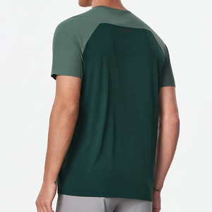T-shirt à manches courtes pour homme, col rond, couleur unie, séchage rapide, tricoté en polyester, coupe classique, style décontracté - Product Image 4