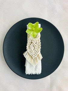 Anneau de serviette en macramé blanc de haute qualité pour table à manger, décoration de mariage, aménagement de fête et accueil des invités, provenant d'Inde - Product Image 1