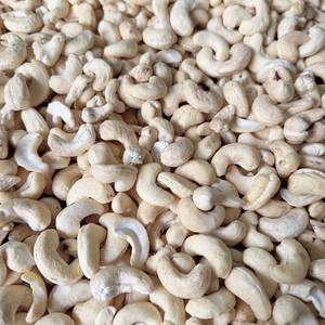 ผลิตเม็ดมะม่วงหิมพานต์ดิบออร์แกนิกจากเวียดนาม เม็ดมะม่วงหิมพานต์เต็มเมล็ด W320 W450 ซานติโก ขายส่งส่งออกไปยังเอเชีย ยุโรป และตะวันออกกลาง - Product Image 1