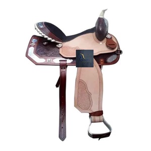 Silla de montar western de cuero marrón con diseño floral y de ondas, grabada a mano, para carreras de barriles, con conchos de cristal, asiento de gamuza negra y estampado metálico - Product Image 1
