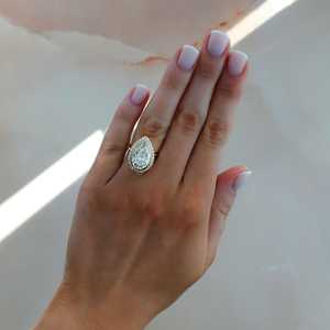Bague de fiançailles solitaire en or massif 14 carats avec diamant IGI 5 carats, taille poire, cultivé en laboratoire, sertissage cathédrale, bijou de demande en mariage en forme de goutte d'eau - Product Image 6