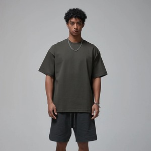 เสื้อยืดคอกลมแขนสั้นทรงโอเวอร์ไซส์สีพื้นผ้าฝ้ายเจอร์ซีย์สำหรับผู้ชาย สวมใส่สบาย ทรงลำลอง ผ้าถักย้อมสีเรียบ - Product Image 4
