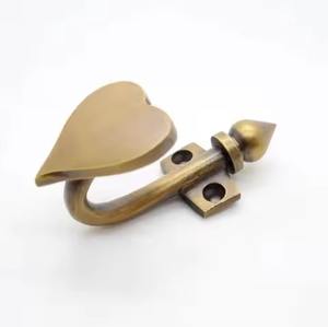 Ganchos de metal multiusos para colgar abrigos, sombreros y bolsos en la entrada, solución de almacenamiento en la pared. - Product Image 6