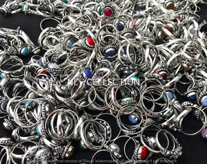 Bagues tendance en laiton plaqué argent avec pierres précieuses serties clos, bijoux de mode, fournisseur en gros - Product Image 3