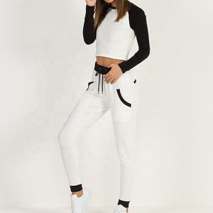 Conjunto Deportivo Informal para Mujer, Top Corto de Color Sólido, Felpa de Algodón Ecológica, Top Corto en Blanco y Negro, Cómodo y Ligero - Product Image 6