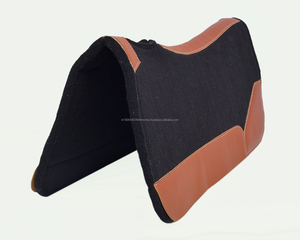 Tapis de selle polyvalent noir et marron avec doublure en polaire, coque en néoprène et feutre non tissé – Équipement d'équitation - Product Image 3