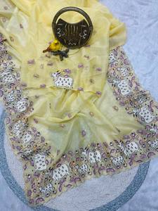 Sari élégant doré effet froissé – Broderie florale et animale avec pièce de blouse de créateur - Product Image 4