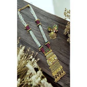 Conjunto de Collar Largo con Perlas de Imitación y Baño de Oro, con Aretes, Joyería de Latón Moderna para Mujer, Ideal para Bodas y Fiestas, de la Mejor Calidad - Product Image 1
