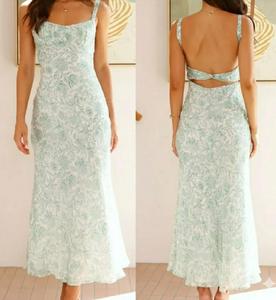 Robe Colonne Midi Aria Sage à Dos Nu Motif Floral, Robe Maxi Botanique Elowen à Dos Torsadé - Product Image 5