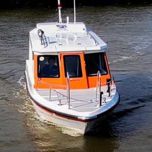 Yacht de luxe 25 pieds avec moteur hors-bord pour la navigation sportive et de loisirs sur les rivières et les lacs 259,1L x 217,9W x 0H cm - Product Image 2