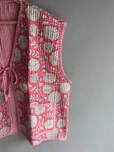 Gilet matelassé en coton à motif floral pour femme, col en V, sans manches, à nouer, veste d'été XL, imprimé rose et blanc, CADEAU POUR ELLE - Product Image 3
