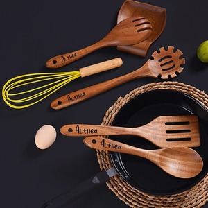 Cuillère en bois réutilisable de haute qualité, écologique, avec finition lisse, pour la cuisine, la restauration et les services de traiteur, destinée à l'exportation - Product Image 1