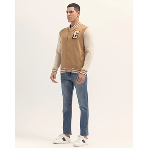 Chaqueta Varsity Color Bronceado y Crema con Parche de Letras y Logotipo Personalizado - Product Image 1