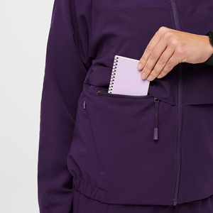 Ensembles d'uniformes médicaux unisexes en gros, T-shirt col en V et pantalon jogger, pour usage hospitalier, en rayonne et toile, avec logo - Product Image 4