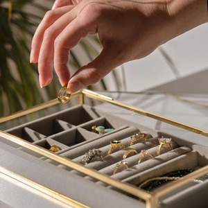 Boîte de rangement pour bijoux en verre transparent de qualité supérieure, cadre en laiton doré, organiseur de maquillage, boîte de présentation pour cosmétiques, parfums, bibelots - Product Image 5
