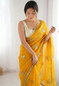 Sari de Mezcla de Seda Bordado y Adornado KV, Reversible, Sin Arrugas, Listo para Fiestas, Estilo Bollywood - Product Image 2