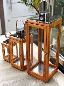 Farol de vela de madera hecho a mano y personalizado con portavelas de metal para centros de mesa de boda y decoración navideña colgante - Product Image 6