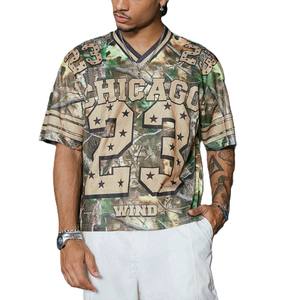 Camiseta Deportiva Oversize de Fútbol Americano con Estampado de Camuflaje, Estilo Y2K, Personalizable con Gráficos, Chicago 23, Estilo Vintage - Product Image 1