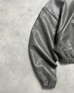 Chaqueta de Cuero Sintético Gris para Mujer, Personalizada, Premium, Suave, con Cintura Elástica, Cierre de Cremallera y Logotipo Bordado - Product Image 3