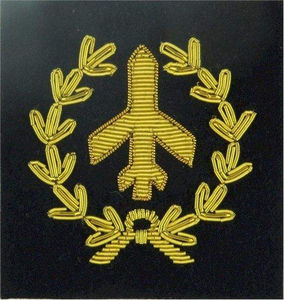 Badge brodé à la main avec logo personnalisé de haute qualité, épingle de sûreté, décoration en dentelle en tissu toile confortable, design personnalisé pour - Product Image 5