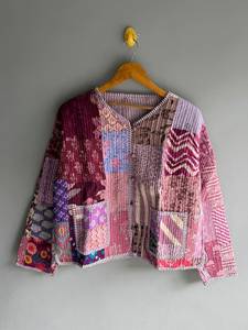 Chaqueta Acolchada de Algodón con Parches para Mujer, Cuello en V, Manga Larga, Largo Regular, Ropa de Abrigo de Otoño, Bolsillos con Parches, Cierre de un Solo Botón - Product Image 1