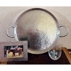 Bandeja Redonda Plateada de Alta Calidad con Diseño Martillado, Plato Decorativo de Metal para Bodas, Eventos y Decoración del Hogar, en Oferta - Product Image 2