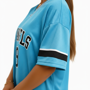 Camiseta Deportiva Personalizada Transpirable 100% Poliéster Antibacteriana con Cuello en V, Manga Corta, Impresión por Transferencia de Calor, Ligera y de Secado Rápido - Product Image 5