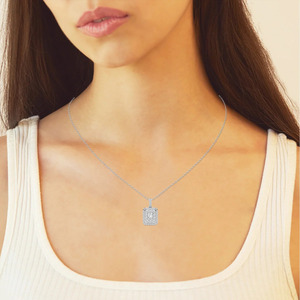 Collar con Colgante de Diamante Cultivado en Laboratorio con Corte Esmeralda y Halo de Oro Blanco - Product Image 4