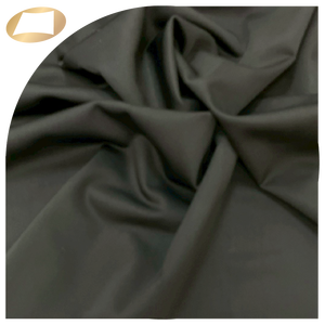 Tissu tricoté en polyester et élasthanne, toucher soyeux et lisse, pour combinaison. - Product Image 6