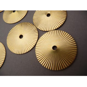 Prensapapeles de latón hecho a mano de primera calidad, diseño increíble para uso en escritorio, prensapapeles de latón chapado en oro artesanal. - Product Image 1