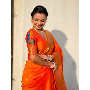 Sari Paithani en peau d'orange avec détails tissés en zari, vêtements indiens et pakistanais par Elite Weaves 650g - Product Image 5