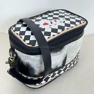 Nueva Mochila Pañalera de Cuero Vacuno a Cuadros de Primera Calidad con Elegante Bolsa de Cosméticos, Conjunto de Dos Piezas de Moda Occidental para Mamá - Product Image 4