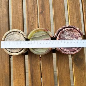 Sous-verres en onyx marbré personnalisés faits à la main avec support, décoration élégante pour la table à manger - Product Image 4