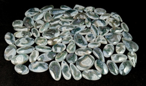 หินควอตซ์พลังงานแสงอาทิตย์เคลือบมอสธรรมชาติ แบบคาโบชอง คริสตัลแท้สำหรับทำเครื่องประดับ ด้านหลังแบนขัดเงา สำหรับการบำบัดรักษา - Product Image 4