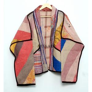 Nouvelle arrivée : veste indienne artisanale en coton patchwork multicolore, broderie Kantha, écologique, style ethnique bohème, pour un usage décontracté - Product Image 6