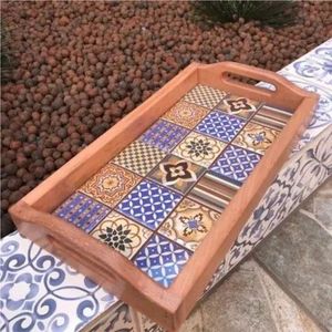 Plateau de service en bois fait main avec incrustation décorative, plateau ottoman rustique pour table basse et cuisine, plateaux de service en bois pour aliments - Product Image 1