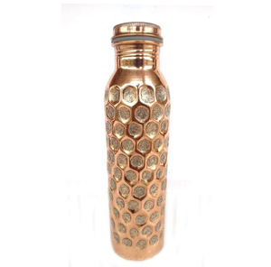 ขวดน้ำทองแดงแบบดั้งเดิมพร้อมลายตอก ดีไซน์ทันสมัยและทนทาน - Product Image 4