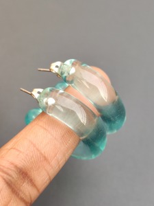 Pendientes de Resina en Forma de C, Color Ámbar, Aros de Plástico, Diseño Exquisito - Product Image 3