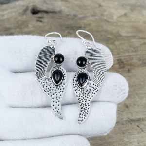 ต่างหูห้อยประดับพลอยออนิกซ์สีดำธรรมชาติ เงินแท้ 925 ทำมือ ดีไซน์หรูหรา เหมาะสำหรับงานปาร์ตี้ ของขวัญวันครบรอบ - Product Image 5