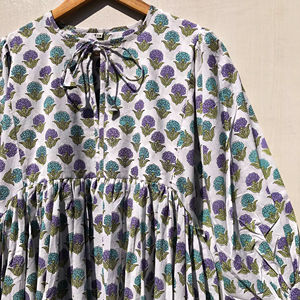 Vestido Midi Casual con Estampado Floral y Bloques de Color, Cuello Profundo con Cierre de Cordón, Silueta Holgada, Cintura Natural, Estilo Ropa de Dormir - Product Image 1