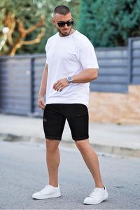 Shorts en jean noir déchiré pour homme, taille mi-haute, style décontracté d'été, coupe droite, en coton - Product Image 2