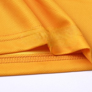 เสื้อฟุตบอลผู้ชายราคาส่ง รุ่นล่าสุด ขายดี ผ้ากันยับ ทนทาน - Product Image 5