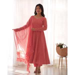 Traje Anarkali de Diseñador con Parte Inferior de Chifón y Dupatta para Fiestas - Product Image 6